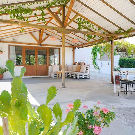 Villa Golden Nest 리메나리아 외부 사진