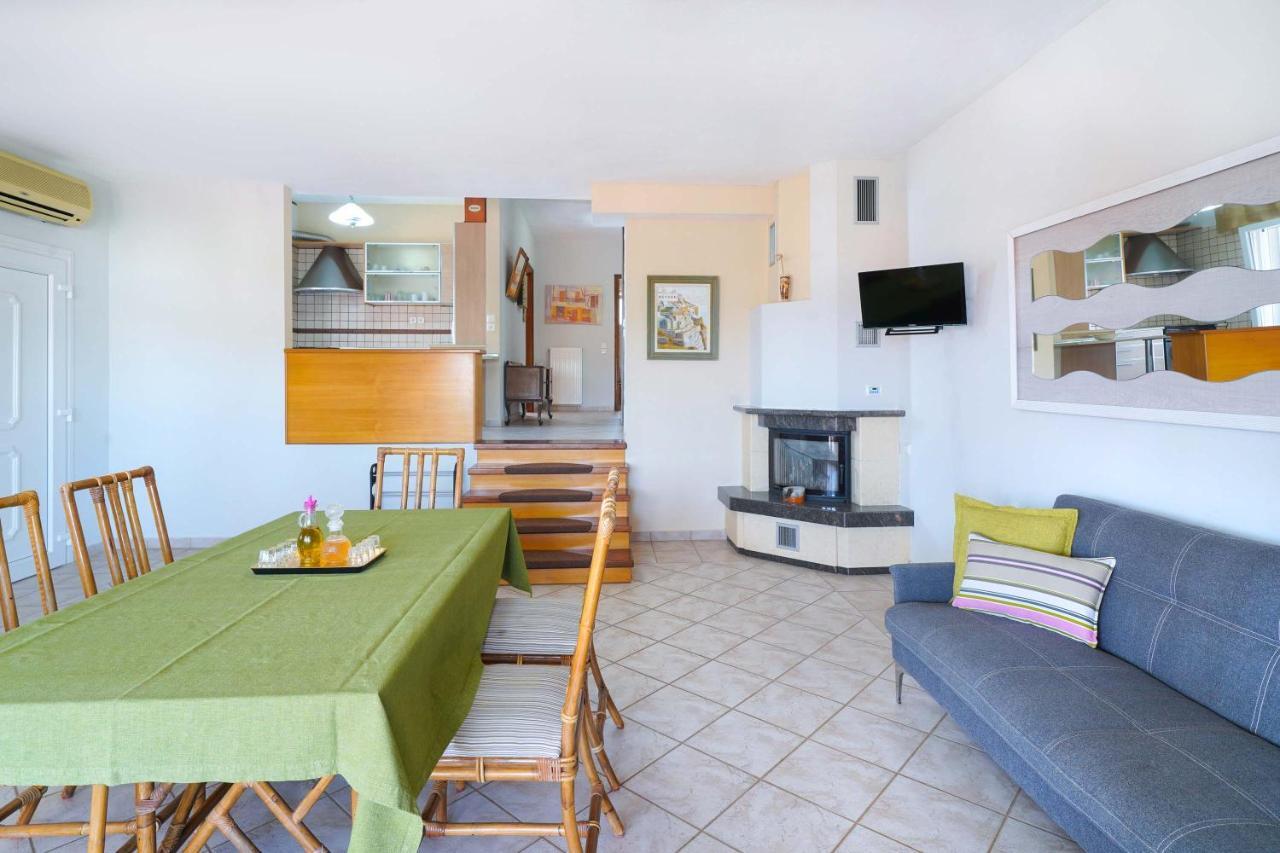 Villa Golden Nest 리메나리아 외부 사진